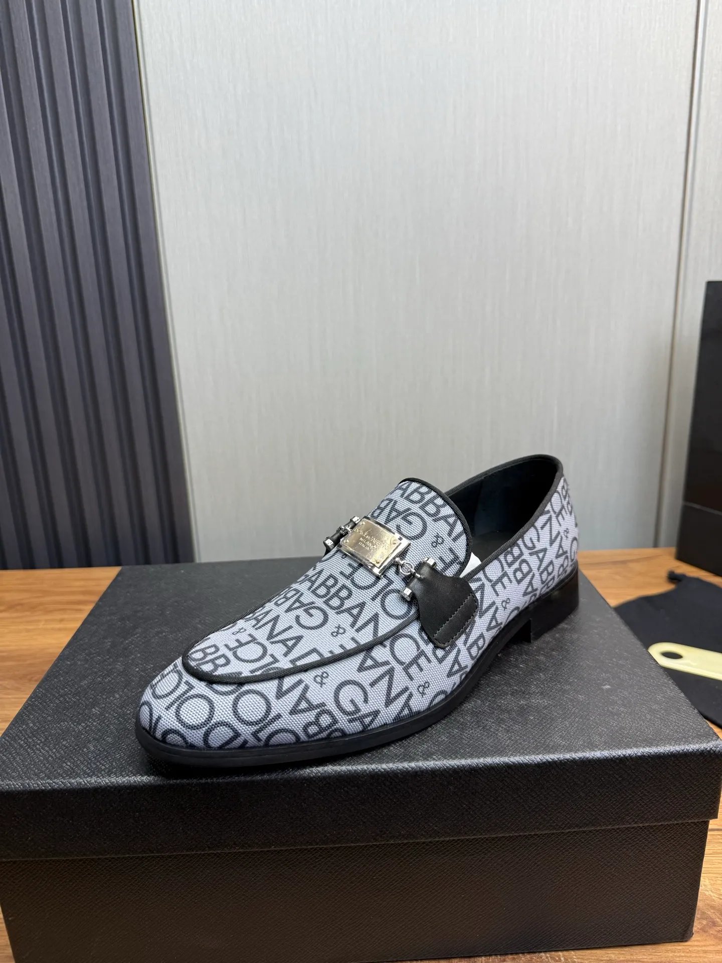 Factory price 520💰 Dolce&G .DG men's loafers👞 Classic and fashionable style, embellished with personalized DG logo. Imported cowhide, open-edge beaded cowhide, cowhide lining, original non-slip and wear-resistant outsole Size: 39-44 (customized at 38.45)